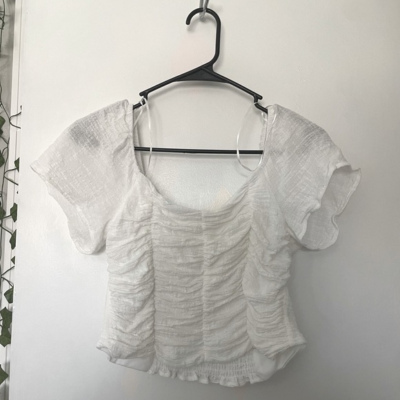 kirious Tops - White ruffled crop.